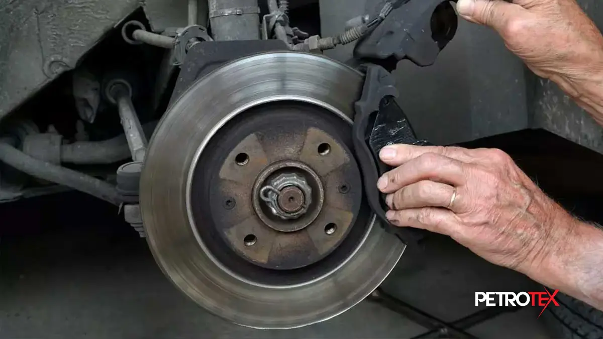 دلیل سوت کشیدن لنت ترمز و راه‌های رفع آن