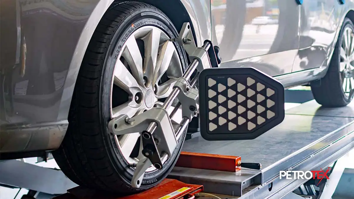 میزان فرمان خودرو چیست؟ دلایل و علائم به هم خوردن تنظیم فرمان